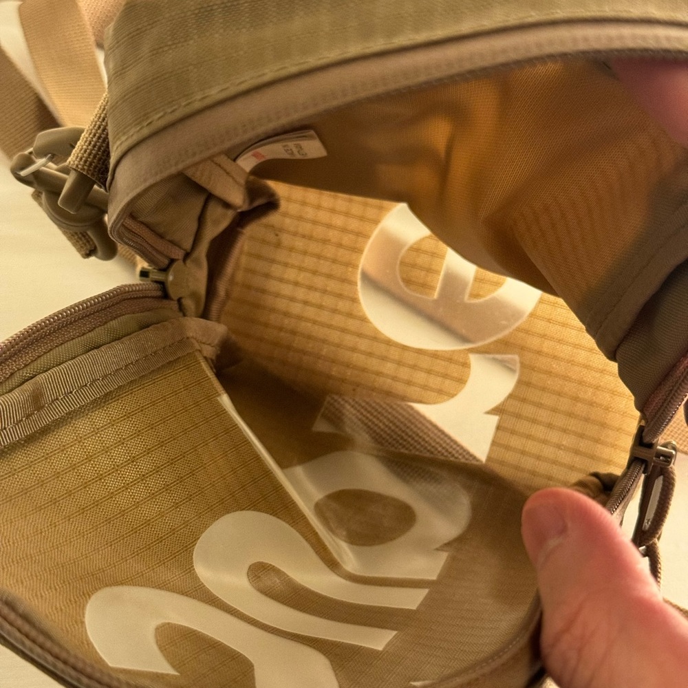 Supreme Neck Pouch - Picture 6 of 7